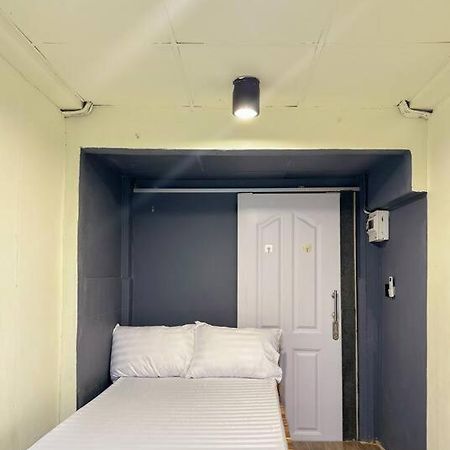 Chubby 5 Room 3 Бангкок Экстерьер фото